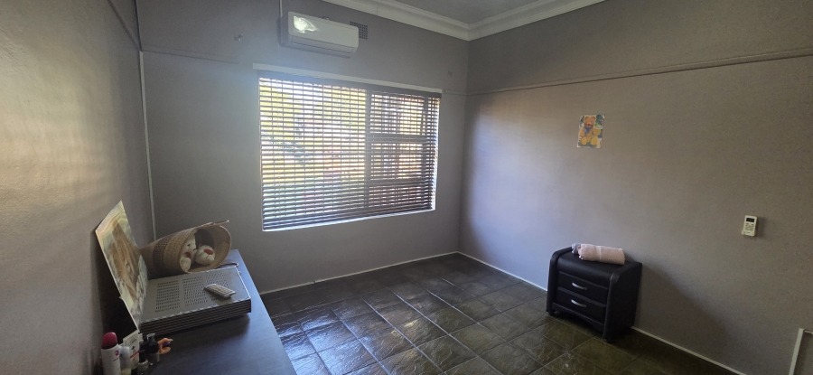 5 Bedroom Property for Sale in Rhodesdene Northern Cape